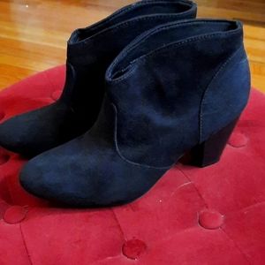 Trend Report booties size 8 1/2